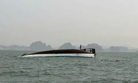 Vụ đắm tàu trên vịnh Hạ Long: Mưa giông ập đến bất ngờ qua lời kể của du khách