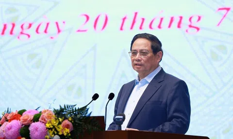 Thủ tướng: Đãi ngộ đặc biệt để thu hút tổng công trình sư, nhân tài khoa học công nghệ