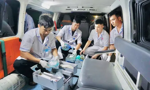Tiếp tục tập trung toàn lực cứu chữa nạn nhân vụ lật tàu tại Vịnh Hạ Long