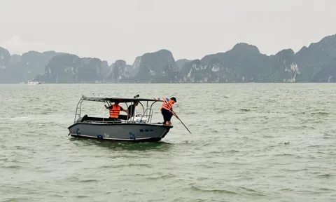 Tìm thấy thi thể cháu bé trong vụ lật tàu trên vịnh Hạ Long