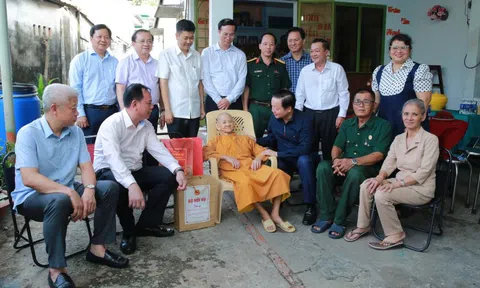 Phó Thủ tướng Trần Hồng Hà thăm, tặng quà gia đình người có công tại Biên Hòa, Đồng Nai nhân dịp 27/7