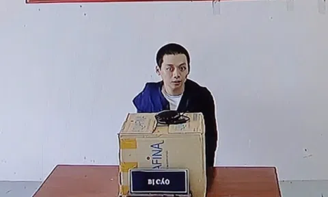 Thanh niên lãnh 15 năm tù vì "vác súng" tới nhà bạn gái cũ bắn tình địch