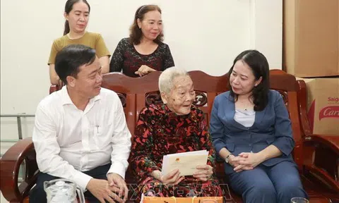 Lãnh đạo Đảng, Nhà nước, Quốc hội tri ân gia đình chính sách, người có công ở nhiều địa phương