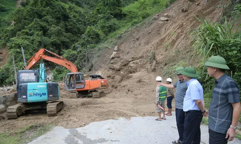 Quyết tâm thông tuyến QL7, QL16 nhanh nhất để cứu trợ đồng bào