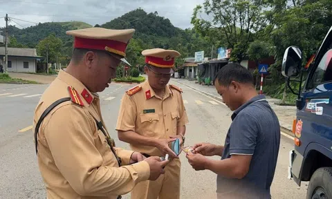 Tổng kiểm tra xe kinh doanh vận tải, tàu thuyền trên toàn quốc