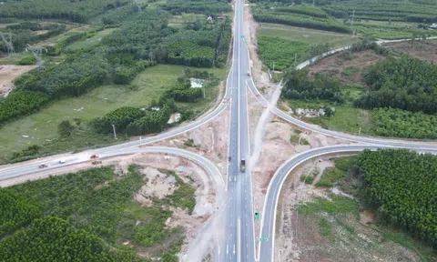 Gỡ vướng tại cao tốc Vạn Ninh - Cam Lộ để về đích đúng hẹn