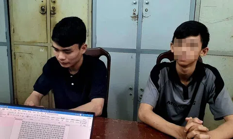 Cho rằng bị nhìn đểu, 2 đối tượng dùng dao tấn công 2 người trọng thương