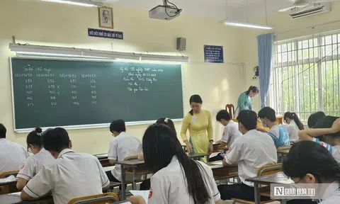 Có nên cấm sử dụng điện thoại trong trường học?
