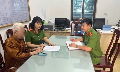 Bị đối tượng lừa đảo đe dọa, cụ ông suýt mất một cây vàng