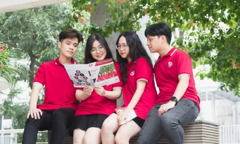 ĐIỂM SÀN 2025 và chênh lệch tổ hợp tại ĐH Ngoại thương
