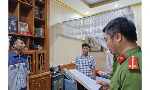 Triệu tập, khám xét chỗ ở của thủ nhang đền Am Tiên và 3 đối tượng