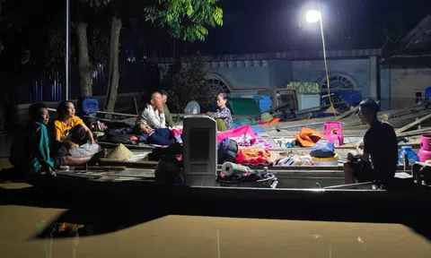 Đêm trắng ở rốn lũ - Kỳ 1: Dấu chân những “người hùng” thầm lặng