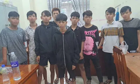 9 thiếu niên cầm hung khí chặn đường, cướp tiền của người dân