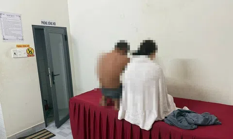 Bắt quả tang nữ nhân viên bán dâm cho khách tại cơ sở massage