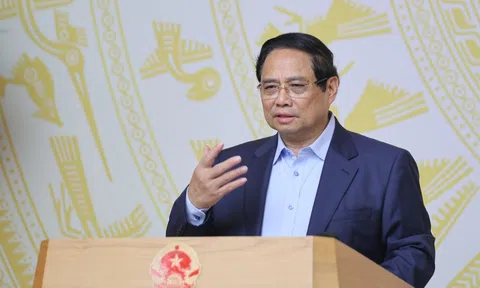 Thủ tướng: Chậm nhất tới 2027 phải thiết kế, chế tạo, kiểm thử một số chíp bán dẫn cần thiết