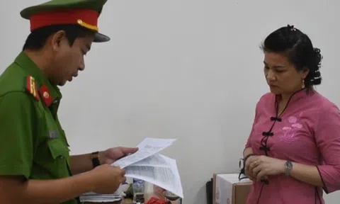 Cháu bé bị bảo mẫu bạo hành ở Quảng Ngãi đã tử vong
