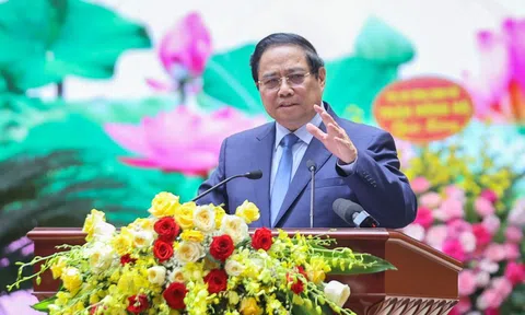 Thủ tướng: Đột phá phát triển các phương thức giao thông, thúc đẩy giao thông xanh và đô thị thông minh