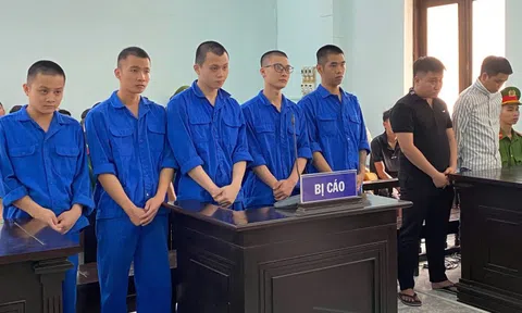 "Phê" ma túy trong quán karaoke, 7 nam thanh niên nhận cái kết