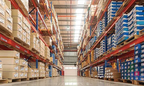 Thị trường nhà kho xây sẵn phân hóa rõ nét giữa hai miền