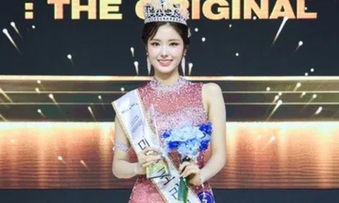 Hoa hậu mới đăng quang của Hàn Quốc được khen đẹp như “búp bê sống”