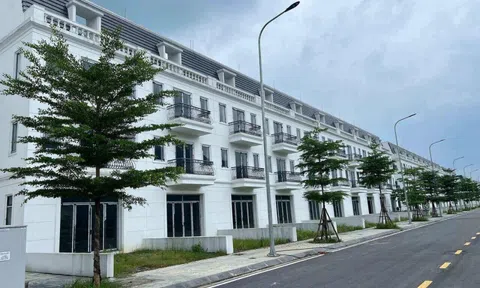 Nghịch lý shophouse Hà Nội: Giá bán hàng chục tỷ, vẫn đóng cửa la liệt