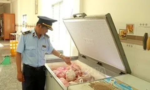 Tiêu hủy hơn 4 tấn thịt, nội tạng lợn không rõ nguồn gốc