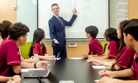 Từ 25/9 áp dụng quy định mới về dạy và học bằng tiếng nước ngoài