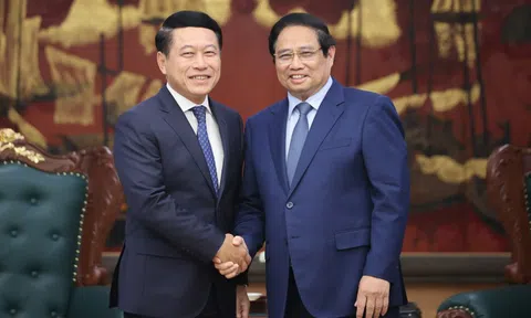 Thủ tướng: Việt Nam dành ưu tiên cao nhất cho quan hệ với Lào