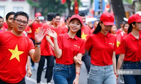 Sắc đỏ sao vàng hòa chung nhịp đập