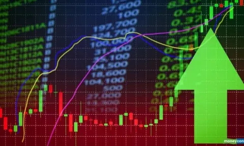VN-Index vượt đỉnh lịch sử: Chuyên gia khuyến nghị thận trọng trước áp lực điều chỉnh
