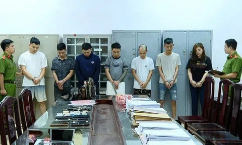 Bắt cặp vợ chồng 9X cầm đầu đường dây "tín dụng đen"