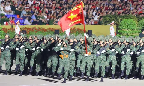 Chùm ảnh: Các lực lượng tổng hợp luyện diễu binh, diễu hành tại Quảng trường Ba Đình