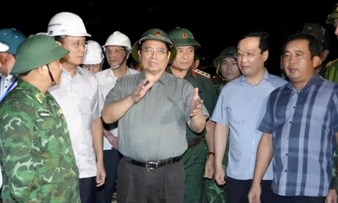 Thủ tướng Chính phủ Phạm Minh Chính trực tiếp chỉ huy công tác ứng phó với bão số 5 ở Nghệ An