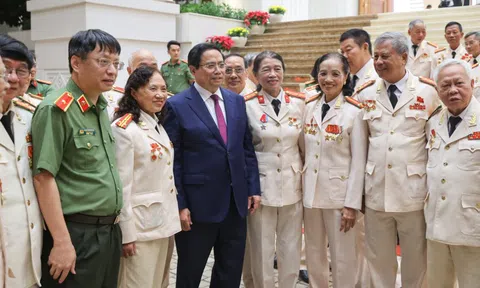 Thủ tướng gặp mặt, tri ân lực lượng Công an chi viện chiến trường miền Nam
