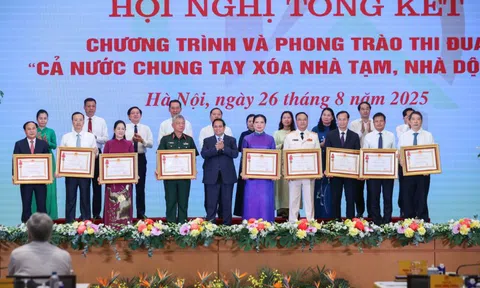 Ngành Ngân hàng đồng hành xóa nhà tạm, nhà dột nát trên cả nước