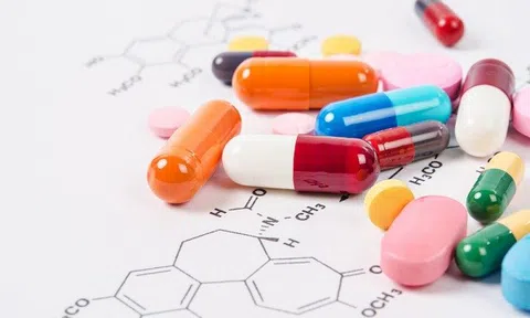 Bức tranh ngành dược quý 2/2025: Sắc xanh bao phủ nhóm sản xuất, 'ông lớn' Dược Việt Nam bất ngờ giảm lãi 43%