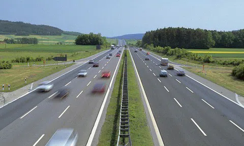 Quảng Trị: Kiến nghị Trung ương hỗ trợ hơn 8.800 tỷ đồng xây cao tốc Cam Lộ - Lao Bảo