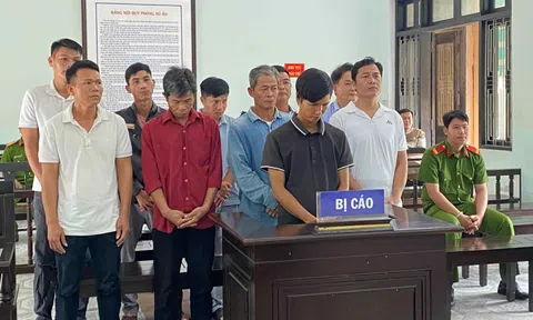 Đánh bạc và tổ chức đánh bạc, 10 đối tượng ở Huế lĩnh án