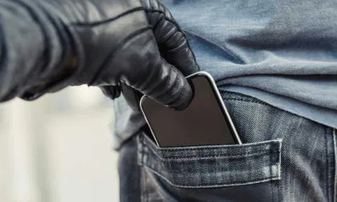 Công an phường Cầu Giấy tìm bị hại vụ trộm cắp tài sản ở công viên
