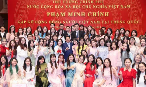 Thủ tướng chia sẻ với kiều bào tại Trung Quốc về không khí, tinh thần Quốc khánh trong nước