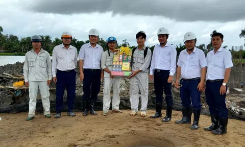 Ngành điện miền Nam làm việc xuyên lễ trên những công trình lưới điện