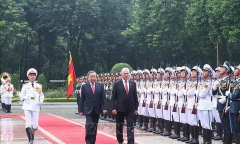 Lễ đón chính thức Bí thư thứ Nhất Đảng Cộng sản Cuba, Chủ tịch nước Cộng hòa Cuba
