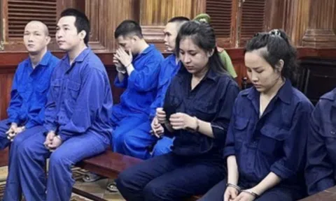 Tức tối vì tình cũ có người mới, nữ bị cáo kéo cả nhóm bạn vô...tù