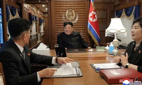 Nhà lãnh đạo Triều Tiên Kim Jong Un đến Trung Quốc bằng tàu hoả bọc thép