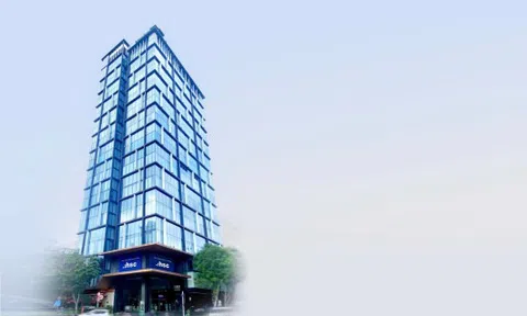 Chứng khoán HSC (HCM): Lãnh đạo đăng ký mua hàng triệu cổ phiếu, cổ đông Nhà nước bán 'ế' quyền mua