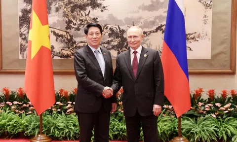 Chủ tịch nước Lương Cường hội kiến Tổng thống Nga Vladimir Putin