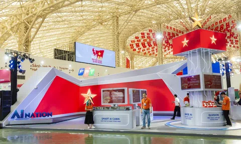 Trải nghiệm gian hàng 'Quốc gia AI' tại Triển lãm thành đất nước