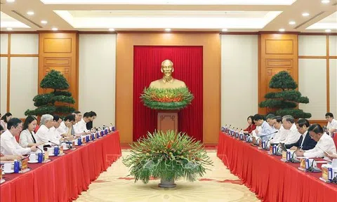 Bộ Chính trị cho ý kiến về công tác chuẩn bị Đại hội Đảng bộ MTTQ, các đoàn thể Trung ương
