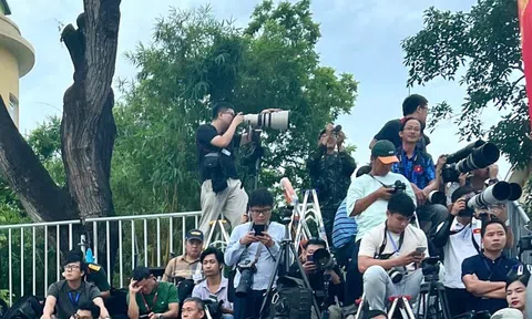 Bộ trưởng Bộ Quốc phòng Phan Văn Giang cảm ơn khối báo chí góp sức cho thành công của A80