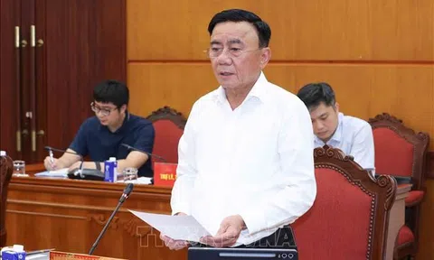 Kết luận của Bộ Chính trị, Ban Bí thư về tăng cường lãnh đạo, chỉ đạo công tác tổ chức đại hội đảng bộ các cấp